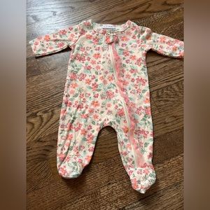 Nicole Miller footies in excellent condition